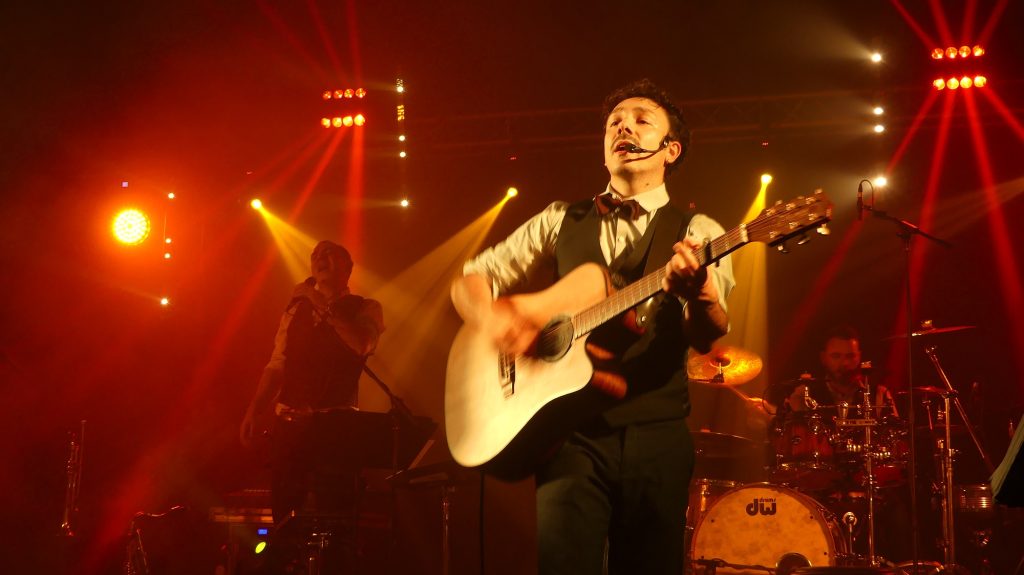 Maxime (guitare et chant)